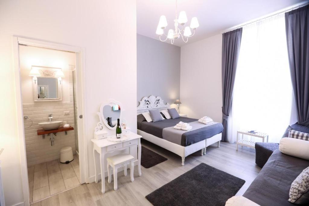 Deluxe Double or Twin Room City View